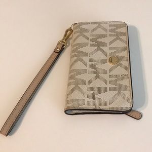 Michael Kors Phone Wallet